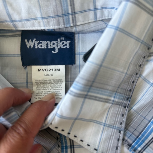 Men’s Wrangler Shirts in Large. New with tags! - Picture 4 of 6